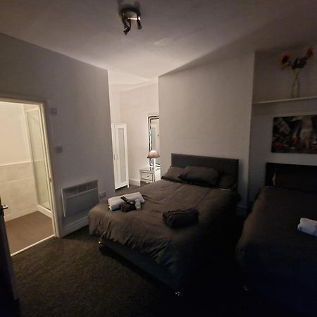 Liverpool City 5 Bed House Sleeps 12 Exterior photo